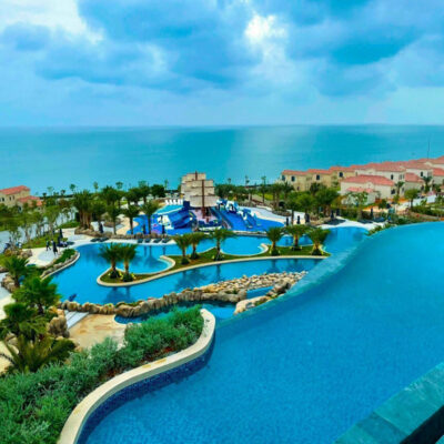 Hồ bơi rộng lớn tuyệt đẹp