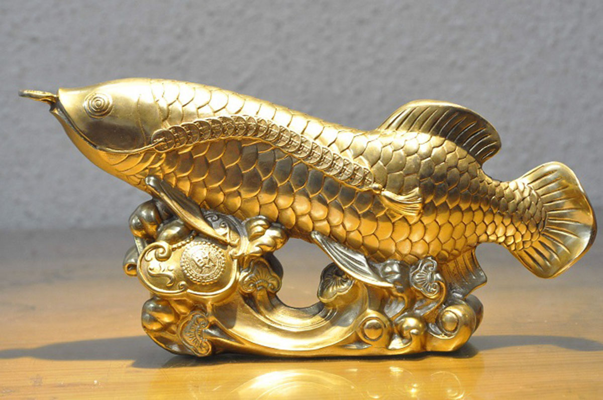 Tượng cá chép may mắn