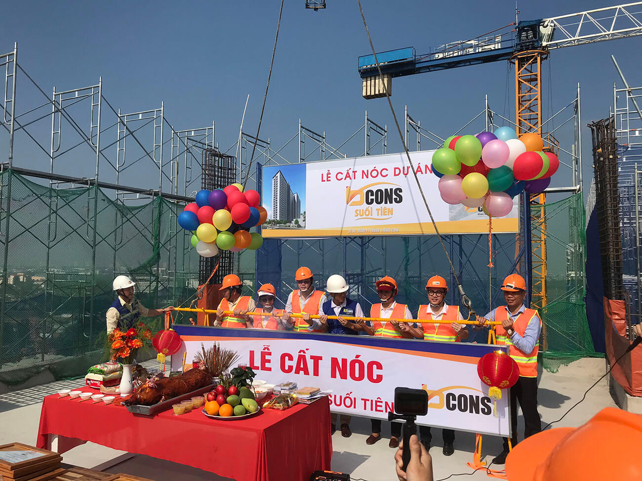 Lễ cất nóc dự án