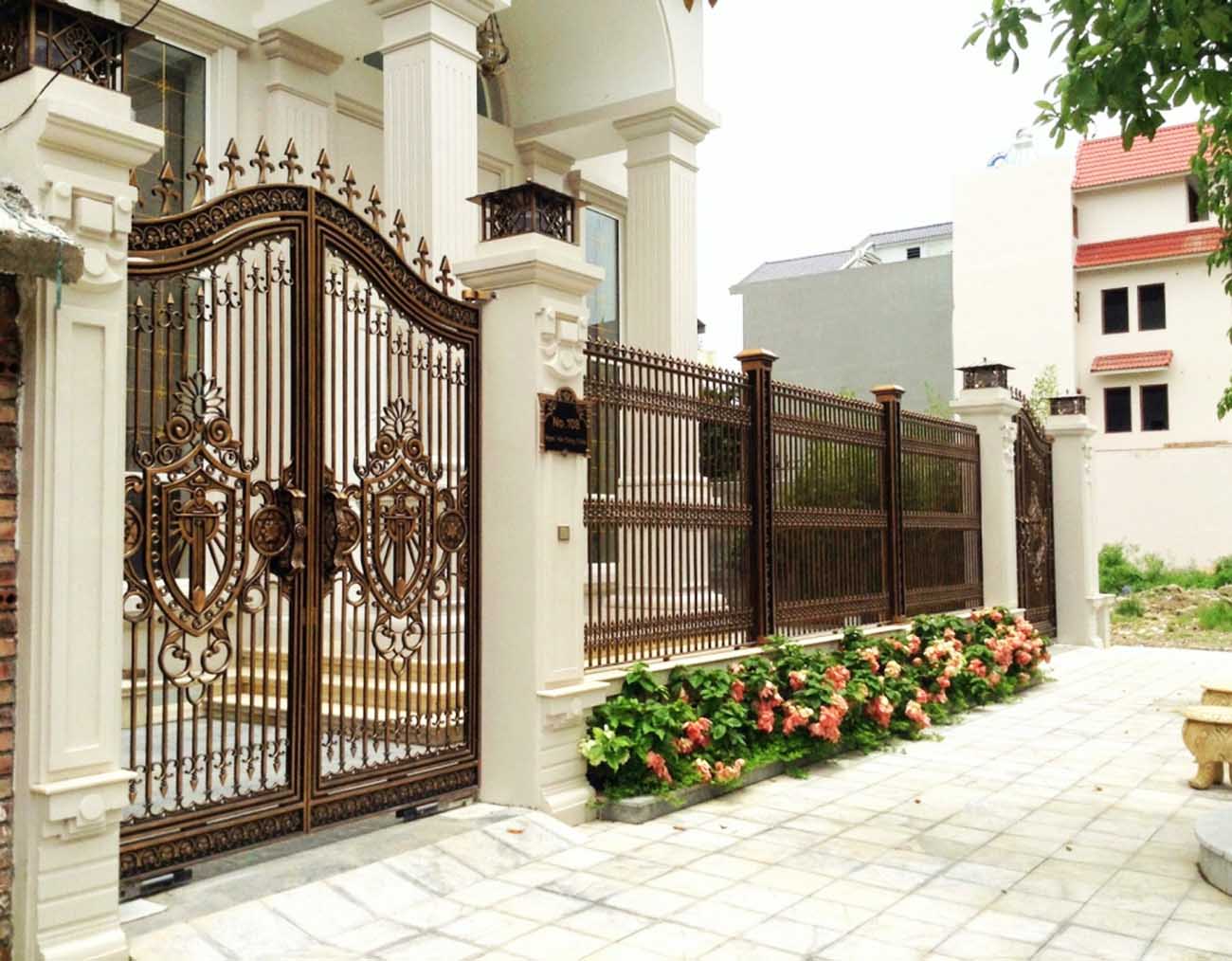 Kiêng kỵ trong bố trí cổng và cửa chính