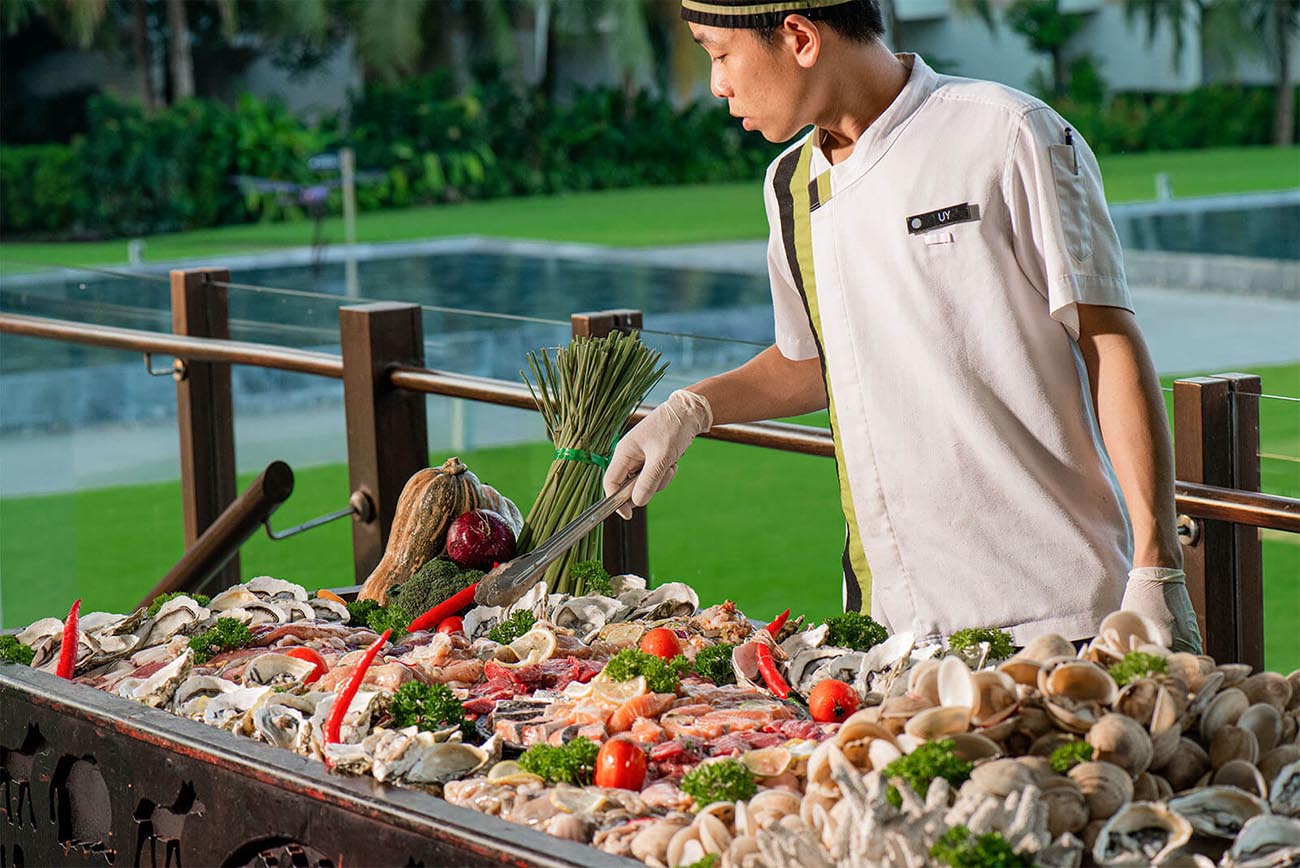 Khu tiệc nướng BBQ ngoài trời rộng rãi