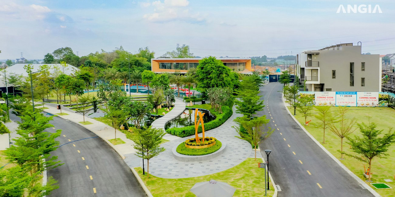 Công viên cây xanh rộng rãi