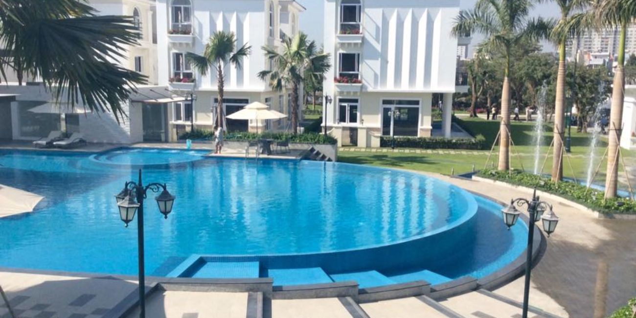 Biệt thự The Venica có nhiều tiện ích như hồ bơi, sân vườn